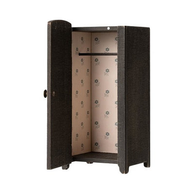 Mini Vintage Closet with 3 Hangers