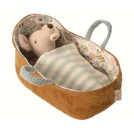 Mouse in Carrycot